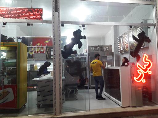 رستوران آراخان