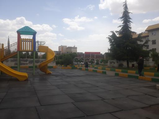 عکس زمین بازی کودکان