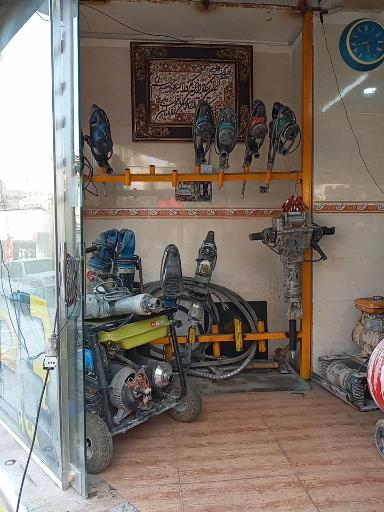 عکس تجهیزات ساختمانی کهن ترابی