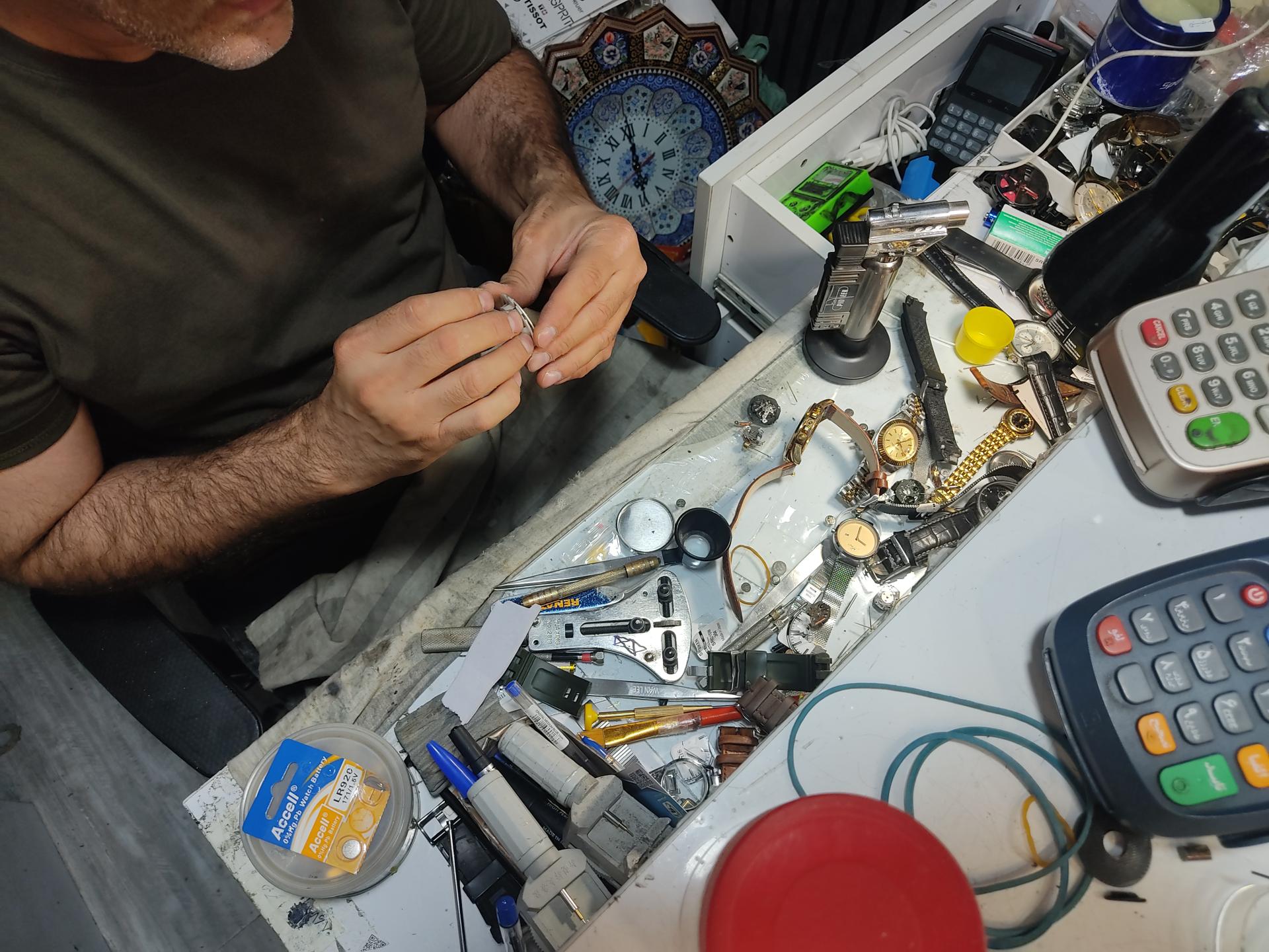 عکس گالری ساعت ۱۲