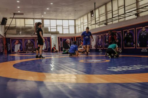 عکس باشگاه پسرانه ایران ما