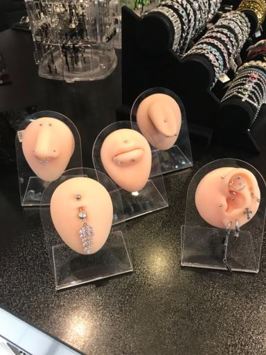 عکس فروشگاه اسباب بازی بومرنگ