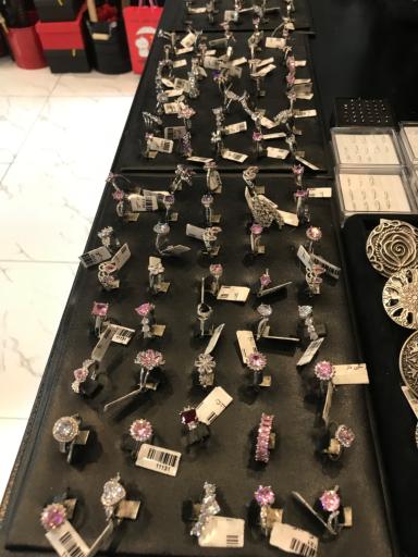 عکس فروشگاه اسباب بازی بومرنگ