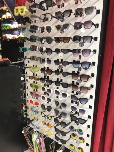 عکس فروشگاه اسباب بازی بومرنگ