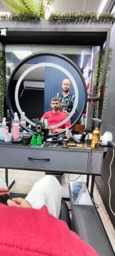 عکس آرایشگاه مردانه هوکاتس