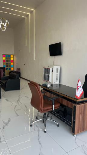 عکس مشاورین املاک آتا