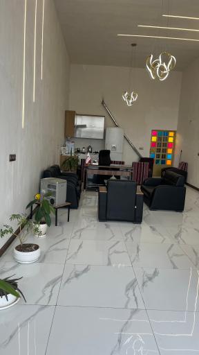 عکس مشاورین املاک آتا
