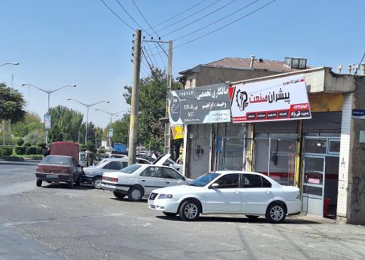 عکس تعمیرگاه مکانیکی پیشران صنعت