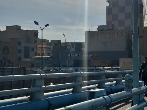 عکس ورودی مترو ایستگاه ابن سینا