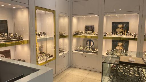 عکس گالری ساعت حاج صباغ