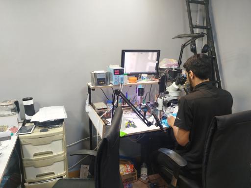 عکس تعمیرگاه تخصصی موبایل نامبر وان