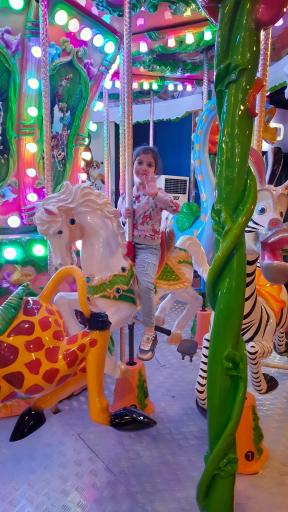 عکس شهربازی رنگین کمان