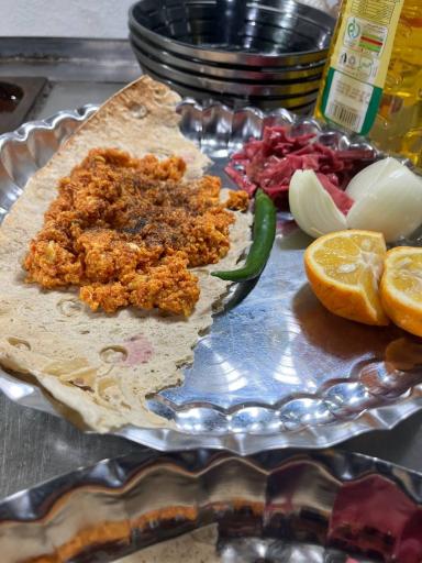 عکس ساندویچ فلافلی ایستگاه 7