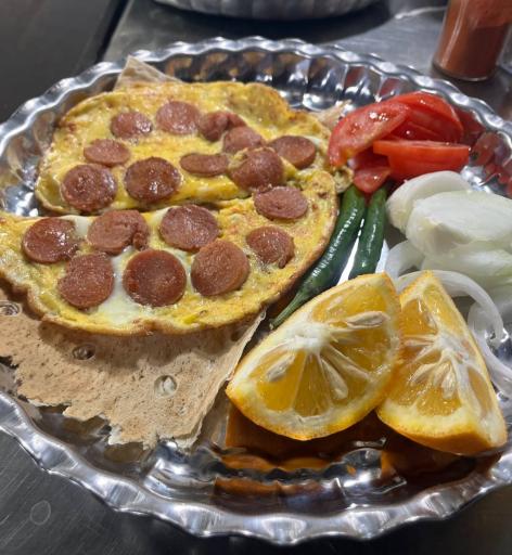 عکس ساندویچ فلافلی ایستگاه 7