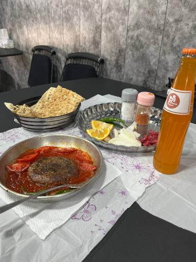 عکس ساندویچ فلافلی ایستگاه 7