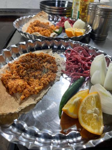 عکس ساندویچ فلافلی ایستگاه 7