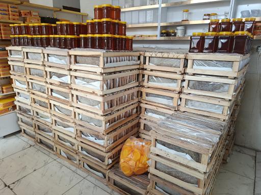 عکس عسل سرای آزادگان