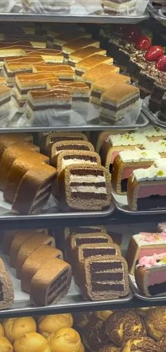 عکس کافه کیک رویال