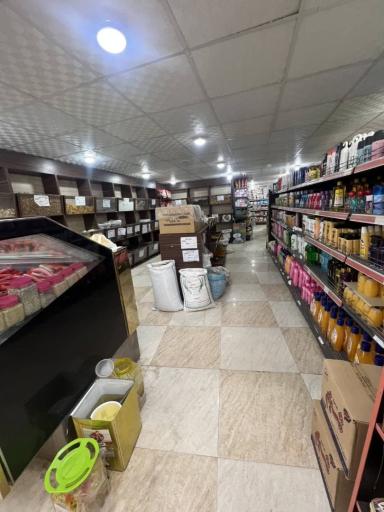 عکس هایپرمارکت نوین میبد