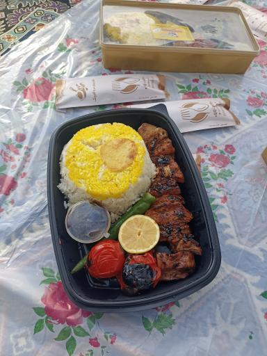 عکس رستوران و بیرون بر ته دیگ