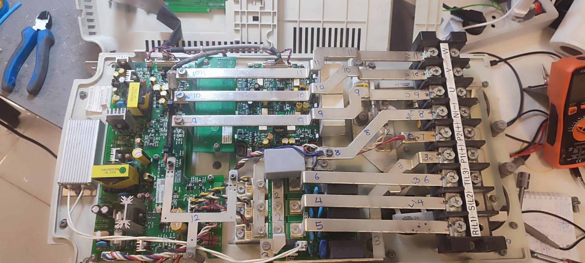 عکس تعمیرات اینورتر مبین