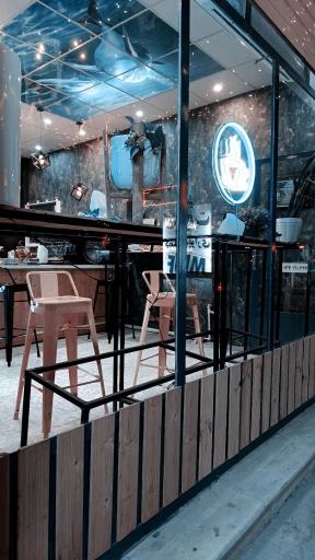 عکس کافه هیچ