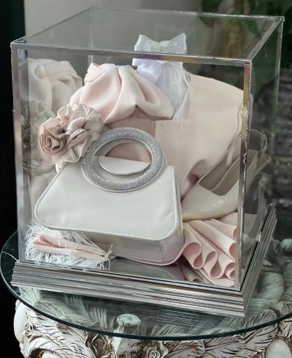 عکس فروشگاه کادویی تولدی پاپیون