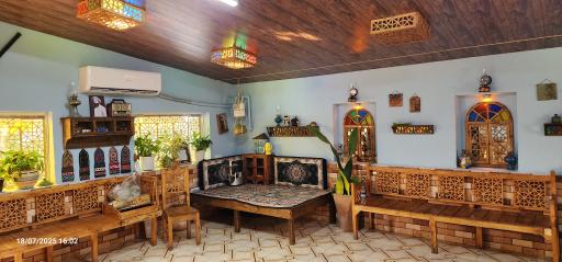 عکس رستوران محلی چیچیلاس