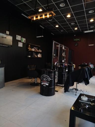 عکس آرایشگاه مردانه اهورا