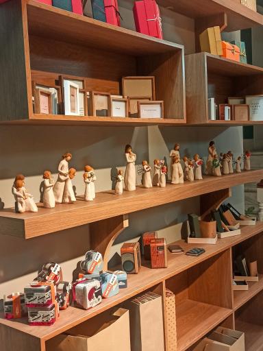 عکس کتاب اردیبهشت