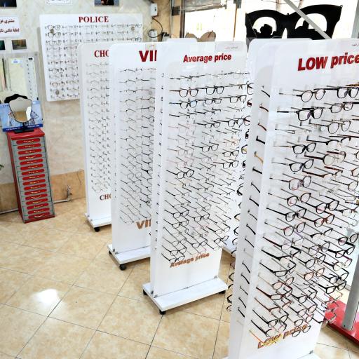 عکس بینایی سنجی و عینک چلسی