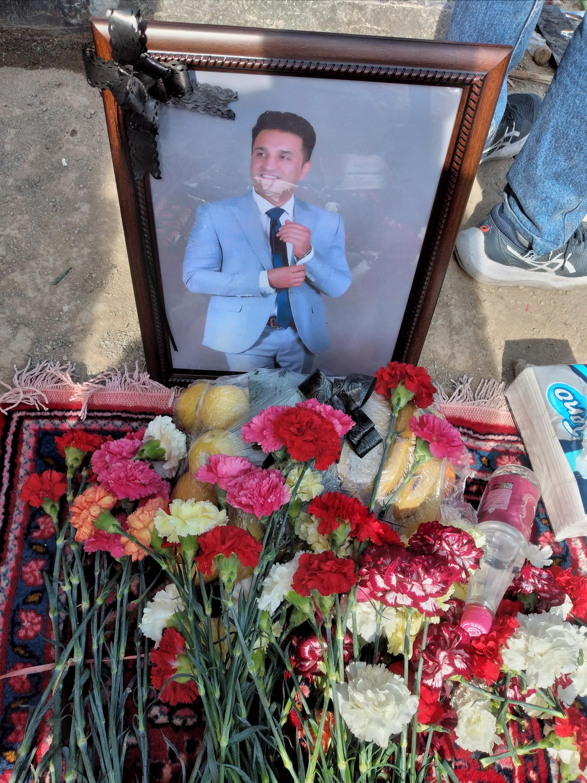 عکس مزار بهروز نجفی