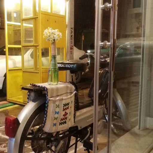 کافه دهه شصتیا