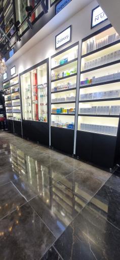 عکس فروشگاه تخصصی پوست و مو رابو