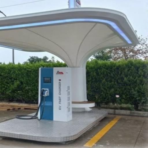 عکس ایستگاه شارژ خودروهای برقی هتل میزبان