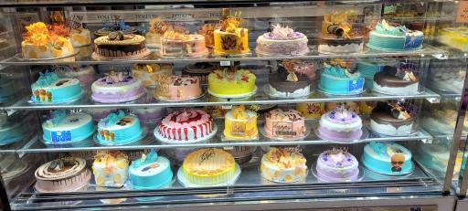 عکس شیرینی سرای گل گندم ورنامخواست