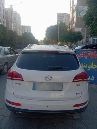 عکس تعمیرگاه خودورچینی  امینی و سیدآبادی