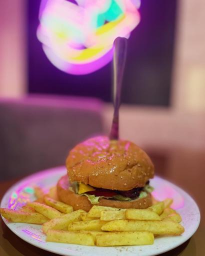 عکس رستوران و فست فود هیلان