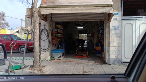 عکس تعویض روغن خودرو