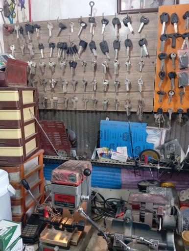 عکس کلید سازی چهاردنگه