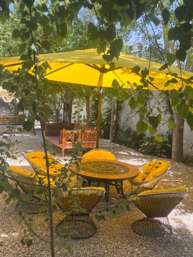 عکس باغ ویلای روژین