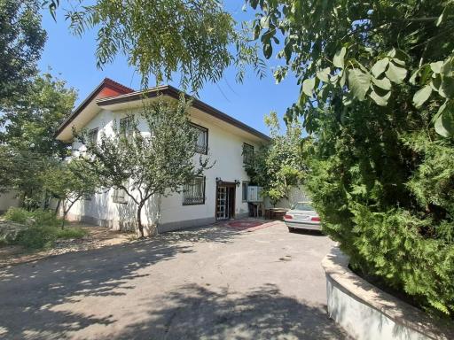 عکس باغ ویلای روژین