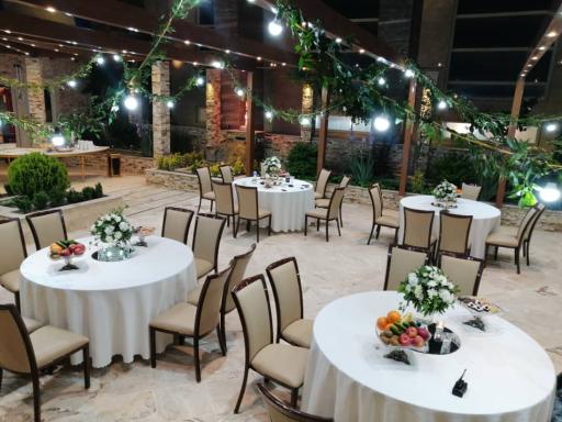 عکس تالار و باغسرای مهدیس