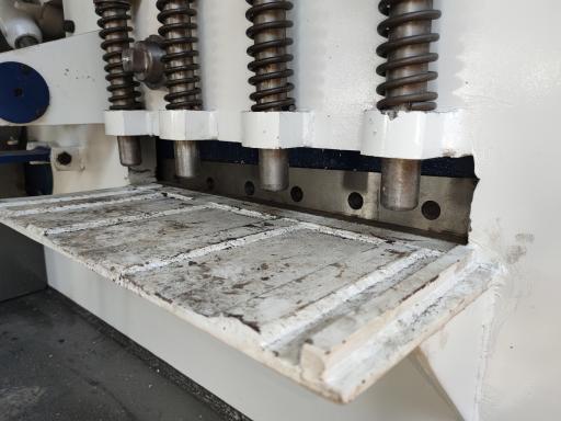 عکس آهن آلات و برشکاری خوشدل