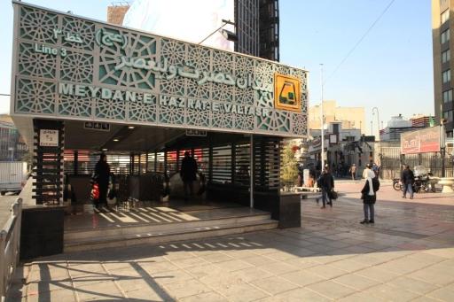 عکس ورودی 1 مترو میدان ولیعصر
