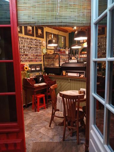 عکس کافه باهمان تنهایان