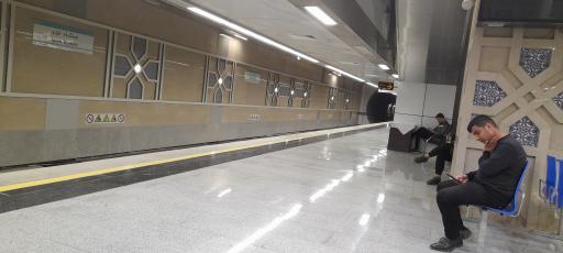 عکس ایستگاه مترو لاله