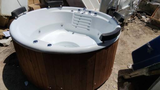 عکس تولیدی وان جکوزی لوتوس 