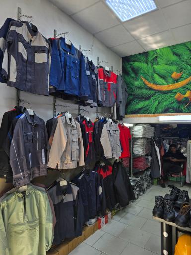 عکس فروشگاه کالای ایمنی و لباس کار