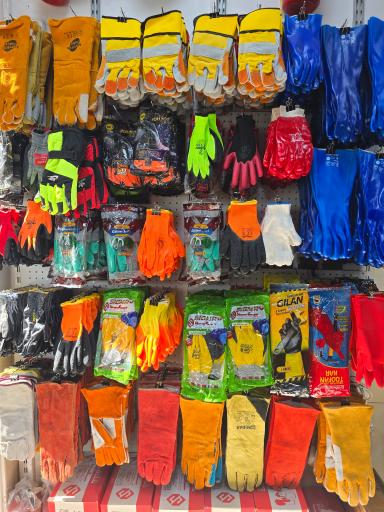 عکس فروشگاه کالای ایمنی و لباس کار